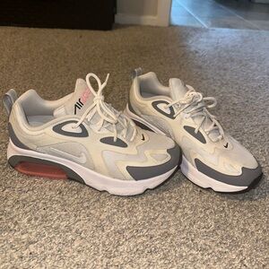 Nike air 200 women’s size 7.5